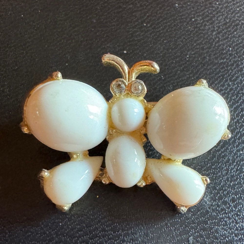 Coro milk glass butterfly brooch, approx 1”x1”